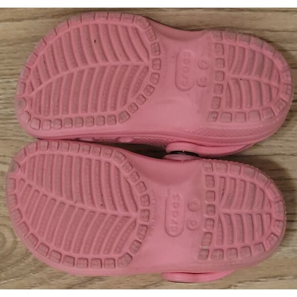 Crocs Bright Pink Traditional Classic Clogs Slip on Sandals Childs Size C7 - Picture 6 of 6
